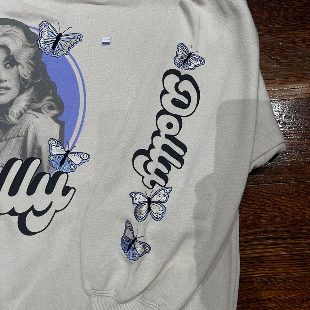 Dolly Graphic Cream Sweater - Picture 5 of 9
